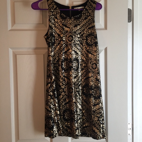miami Dresses & Skirts - Small sequined gold and black dress